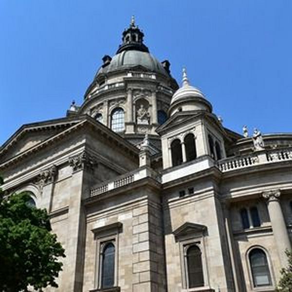 Single post featured image